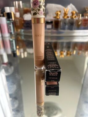 Gucci Concealer in fair medium 24N